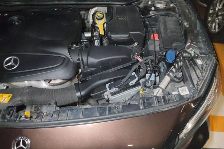 Used Mercedes-Benz GLA 2018 GLA 200 Fashion Model Engine Bay Left