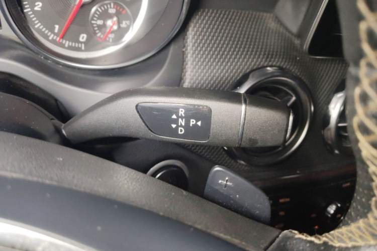 Used Mercedes-Benz GLA 2018 GLA 200 Fashion Model Gear Lever