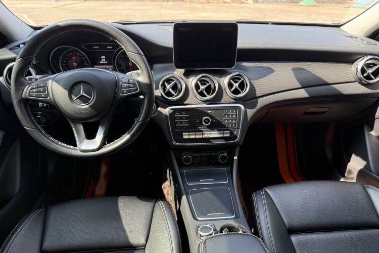 Used Mercedes-Benz GLA 2018 GLA 200 Fashion Model Interior 2