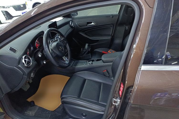 Used Mercedes-Benz GLA 2018 GLA 200 Fashion Model Left Front Seat