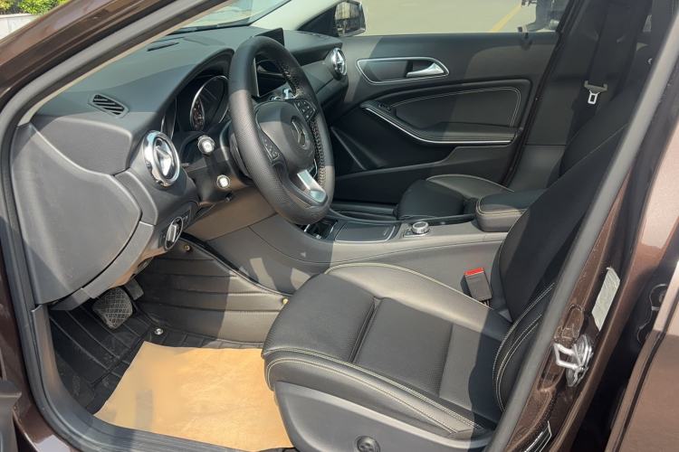 Used Mercedes-Benz GLA 2018 GLA 200 Sport Edition Left Front Seat