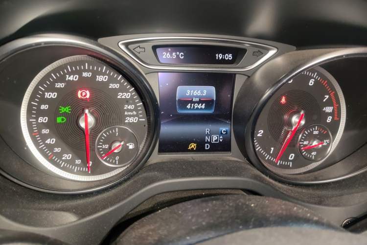 Used Mercedes-Benz GLA 2018 GLA 200 Sport Edition Odometer Close Up