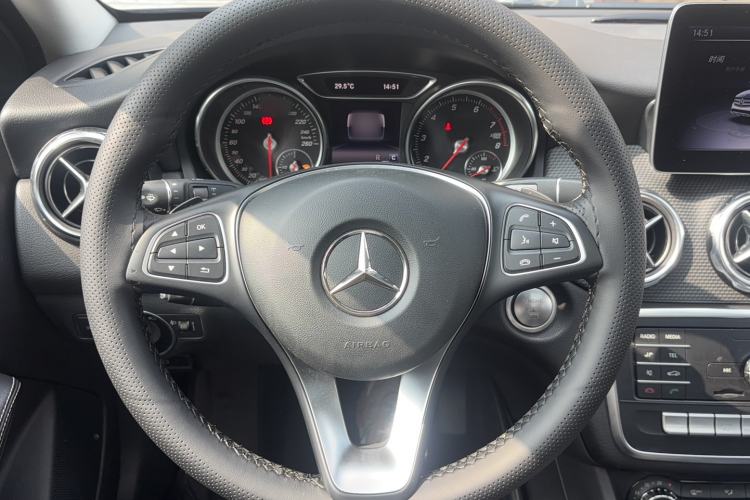 Used Mercedes-Benz GLA 2018 GLA 200 Sport Edition Steering Wheel