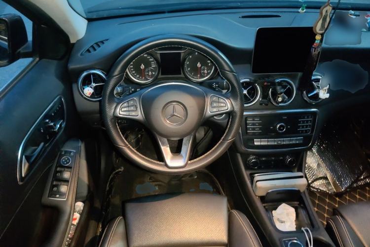 Used Mercedes-Benz GLA 2018 GLA 200 Sport Edition Steering Wheel