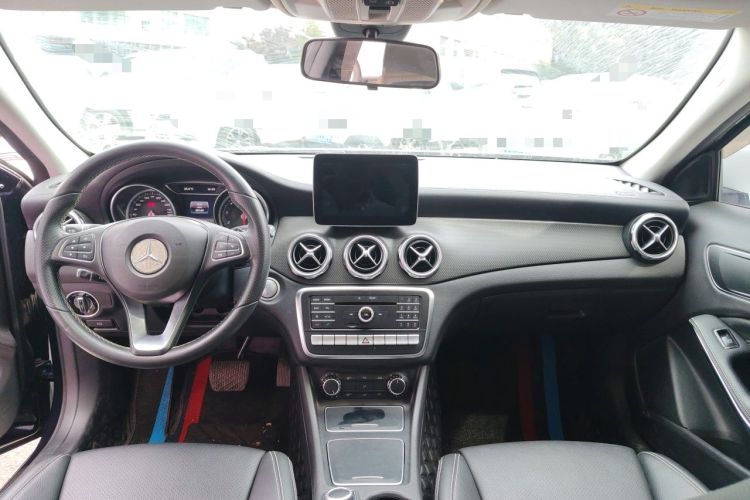 Used Mercedes-Benz GLA 2018 GLA 220 4MATIC Sport Edition Center Console