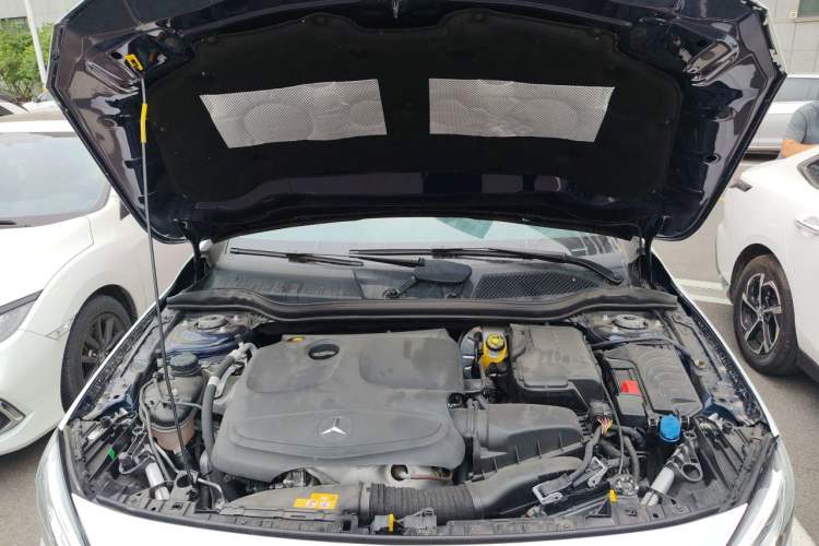 Used Mercedes-Benz GLA 2018 GLA 220 4MATIC Sport Edition Engine Bay