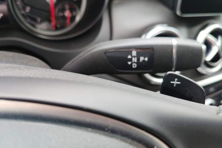 Used Mercedes-Benz GLA 2018 GLA 220 4MATIC Sport Edition Gear Lever