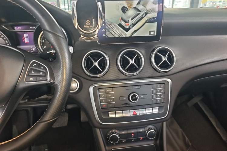 Used Mercedes-Benz GLA 2018 GLA 200 Fashion Model Audio And AC Panel