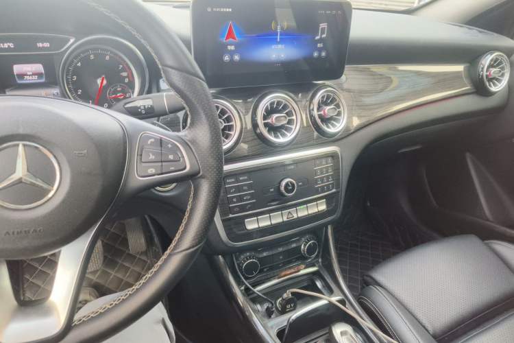 Used Mercedes-Benz GLA 2018 GLA 200 Sport Edition Audio And AC Panel