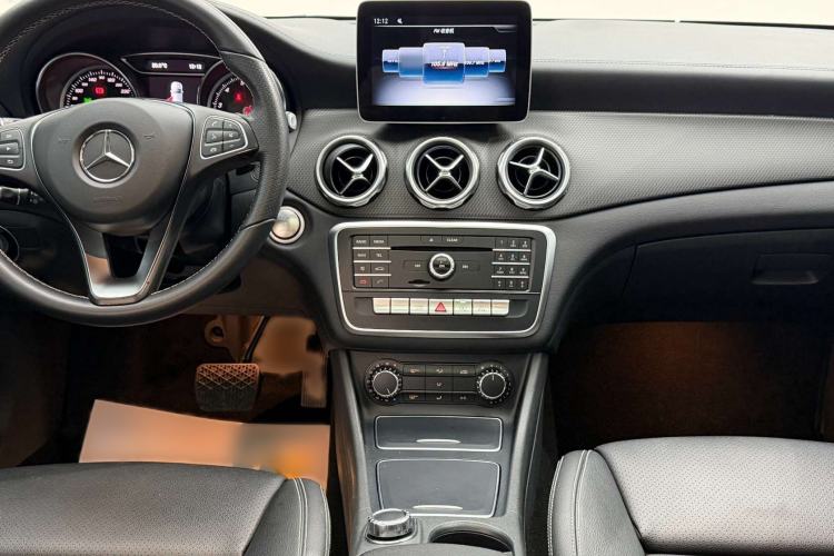 Used Mercedes-Benz GLA 2018 GLA 200 Fashion Model Audio And AC Panel