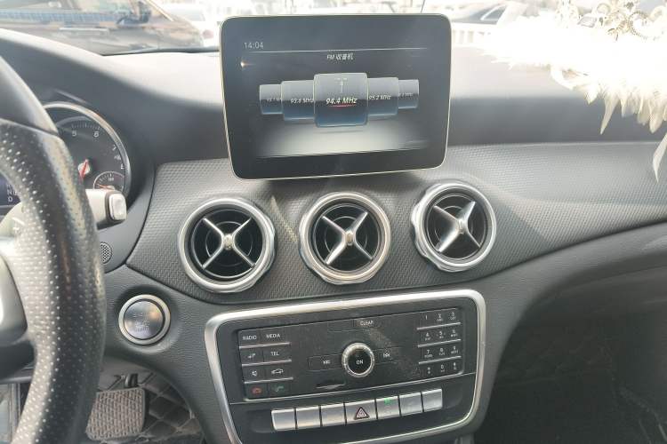 Used Mercedes-Benz GLA 2018 GLA 200 Sport Edition Audio And AC Panel