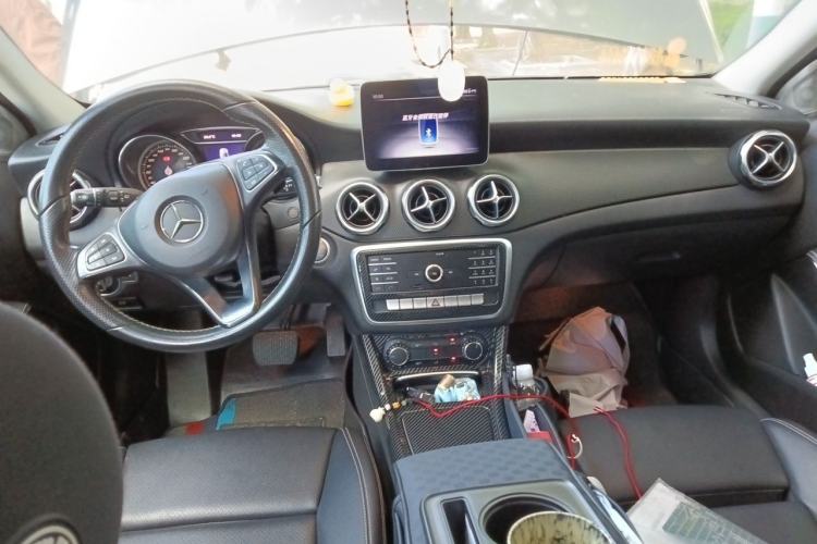 Used Mercedes-Benz GLA 2018 GLA 200 Sport Edition Center Console