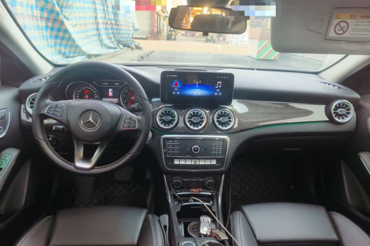 Used Mercedes-Benz GLA 2018 GLA 200 Sport Edition Center Console