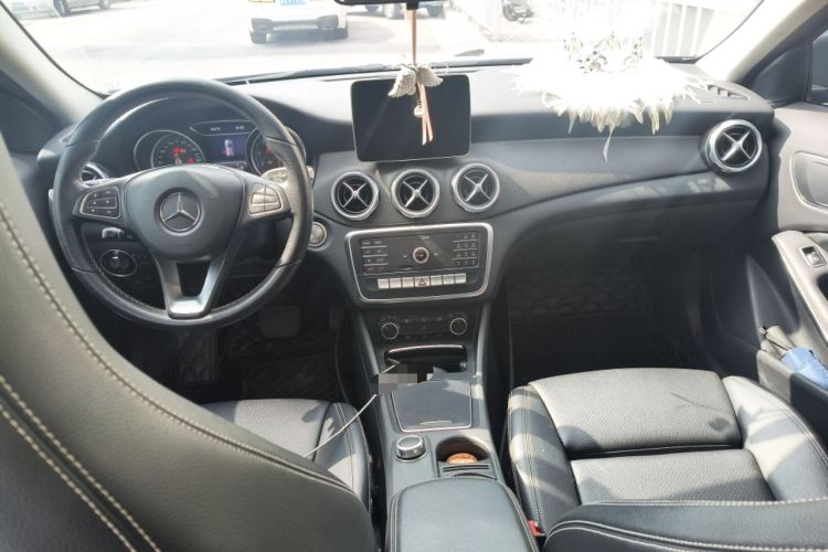 Used Mercedes-Benz GLA 2018 GLA 200 Sport Edition Center Console