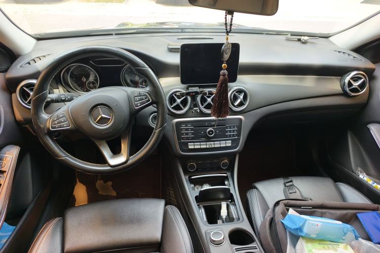 Used Mercedes-Benz GLA 2018 GLA 200 Sport Edition Center Console