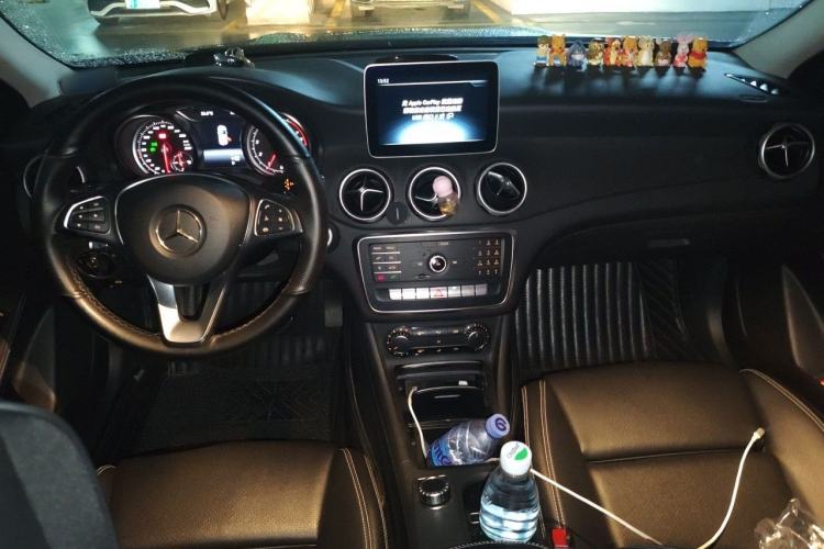 Used Mercedes-Benz GLA 2018 GLA 200 Sport Edition Center Console