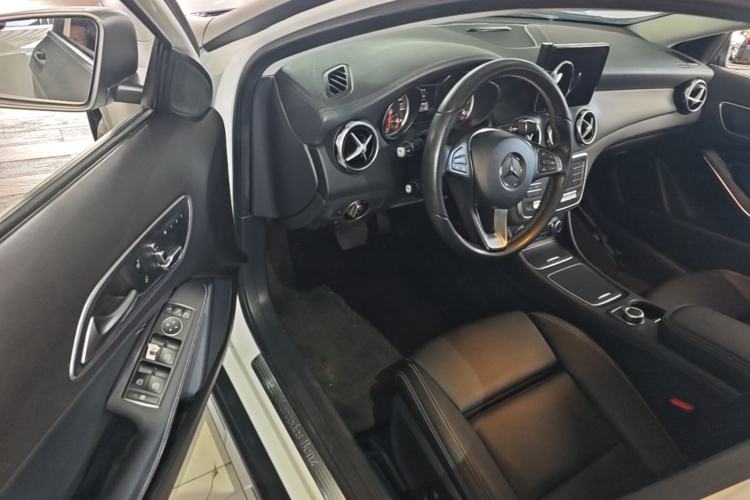 Used Mercedes-Benz GLA 2018 GLA 200 Fashion Model Driver Seat