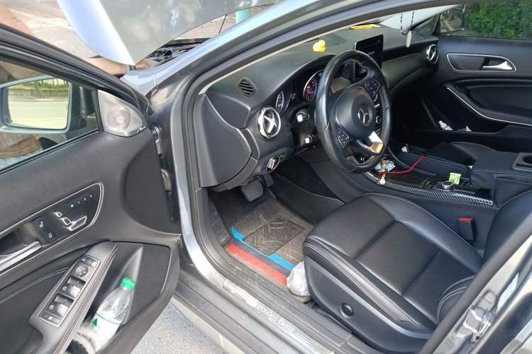 Used Mercedes-Benz GLA 2018 GLA 200 Sport Edition Driver Seat
