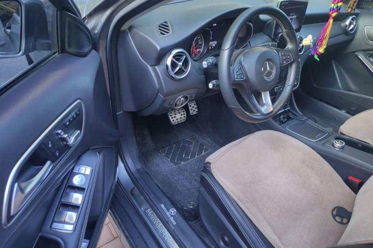 Used Mercedes-Benz GLA 2018 GLA 200 Sport Edition Driver Seat