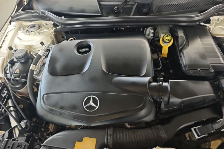 Used Mercedes-Benz GLA 2018 GLA 200 Fashion Model Engine Bay