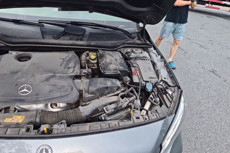 Used Mercedes-Benz GLA 2018 GLA 200 Fashion Model Engine Bay Left