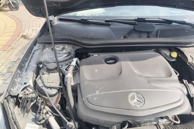 Used Mercedes-Benz GLA 2018 GLA 200 Sport Edition Engine Bay Right