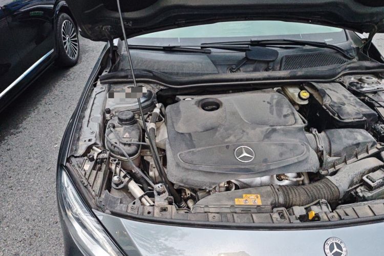 Used Mercedes-Benz GLA 2018 GLA 200 Fashion Model Engine Bay Right