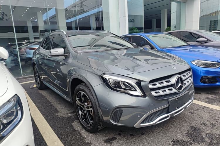 Used Mercedes-Benz GLA 2018 GLA 200 Fashion Model Front Right 45 Deg