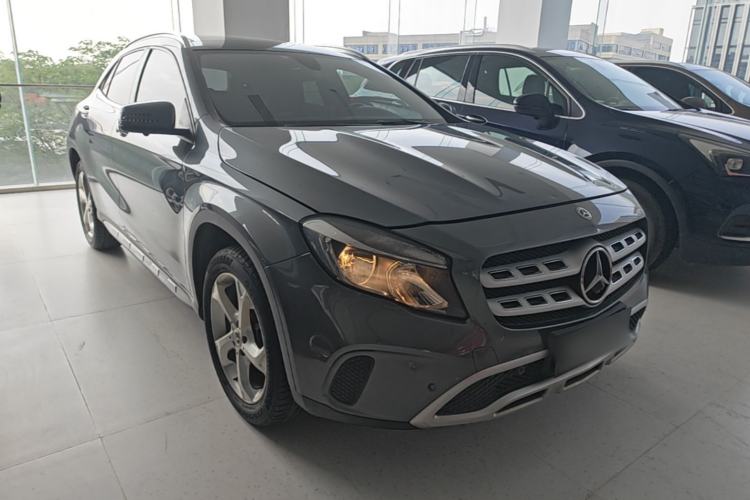 Used Mercedes-Benz GLA 2018 GLA 200 Sport Edition Front Right 45 Deg