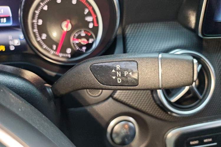 Used Mercedes-Benz GLA 2018 GLA 200 Fashion Model Gear Lever