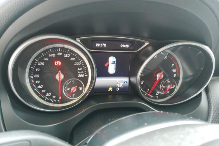 Used Mercedes-Benz GLA 2018 GLA 200 Sport Edition Instrument Cluster