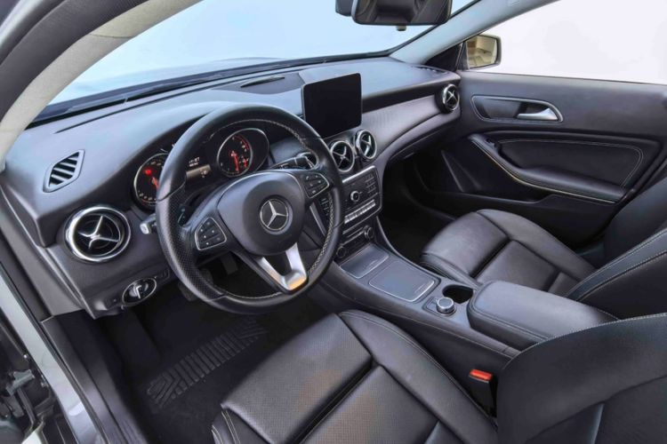 Used Mercedes-Benz GLA 2018 GLA 200 Sport Edition Interior 12