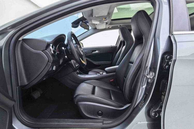 Used Mercedes-Benz GLA 2018 GLA 200 Sport Edition Interior 3