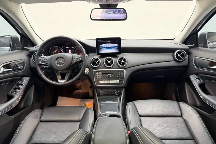 Used Mercedes-Benz GLA 2018 GLA 200 Fashion Model Interior 4