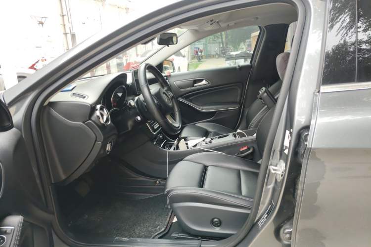 Used Mercedes-Benz GLA 2018 GLA 200 Sport Edition Left Front Seat