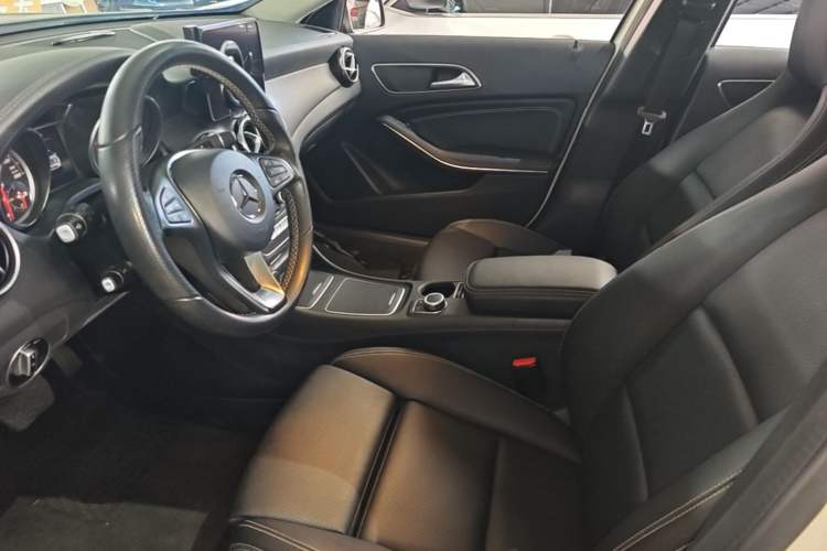 Used Mercedes-Benz GLA 2018 GLA 200 Fashion Model Left Front Seat