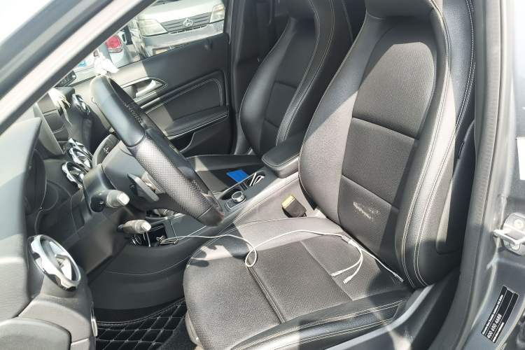 Used Mercedes-Benz GLA 2018 GLA 200 Sport Edition Left Front Seat