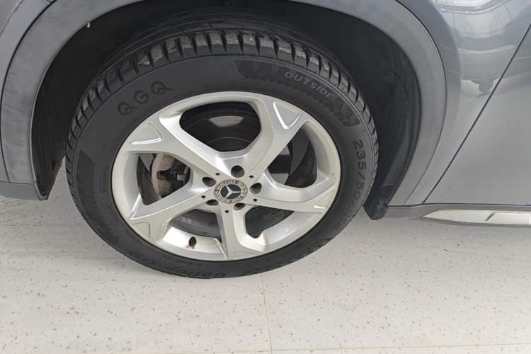 Used Mercedes-Benz GLA 2018 GLA 200 Sport Edition Left Front Wheel Hub