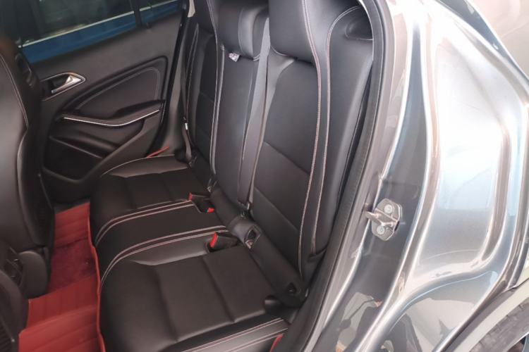 Used Mercedes-Benz GLA 2018 GLA 200 Fashion Model Left Rear Seat