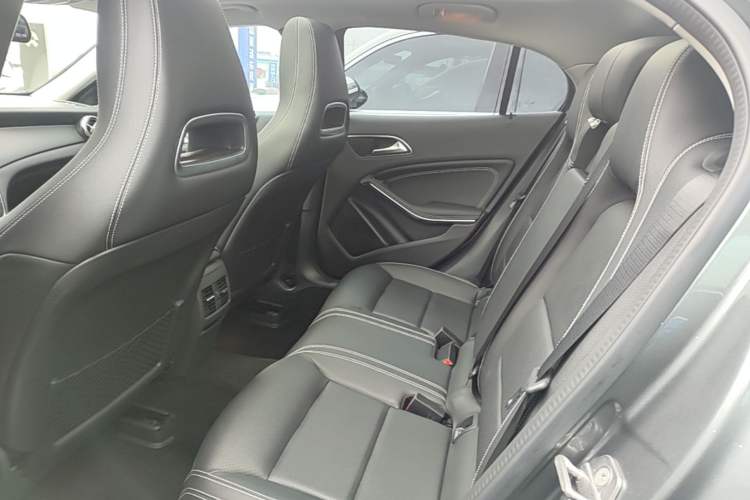 Used Mercedes-Benz GLA 2018 GLA 200 Fashion Model Left Rear Seat
