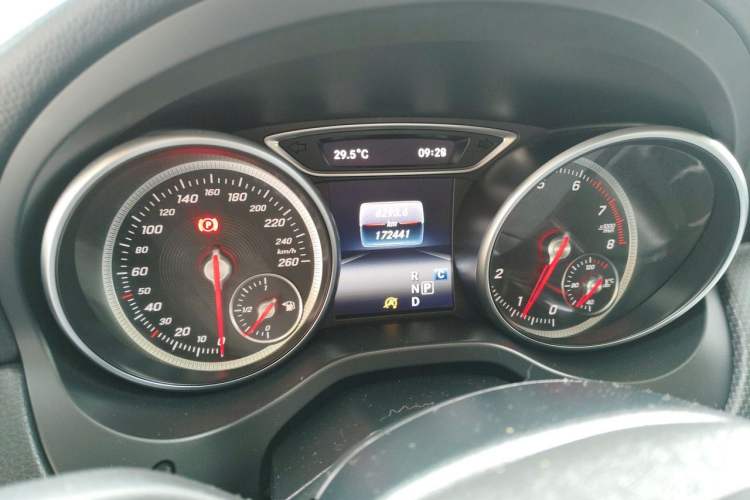 Used Mercedes-Benz GLA 2018 GLA 200 Sport Edition Odometer Close Up