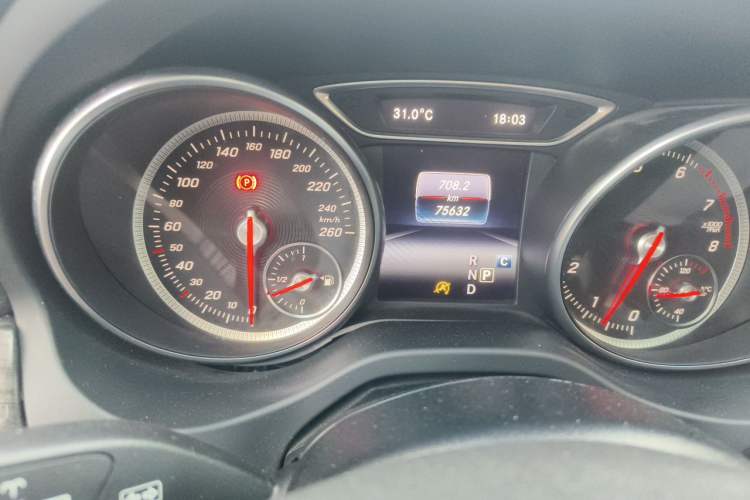 Used Mercedes-Benz GLA 2018 GLA 200 Sport Edition Odometer Close Up
