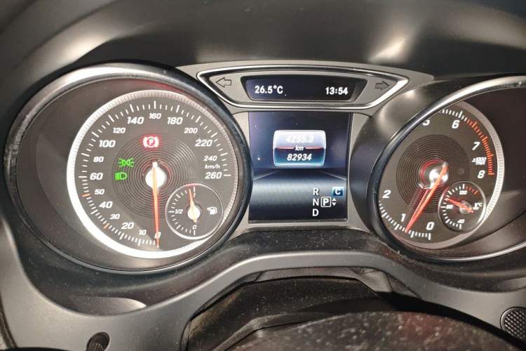 Used Mercedes-Benz GLA 2018 GLA 200 Sport Edition Odometer Close Up