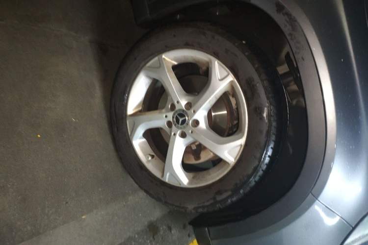 Used Mercedes-Benz GLA 2018 GLA 200 Sport Edition Right Front Wheel Hub