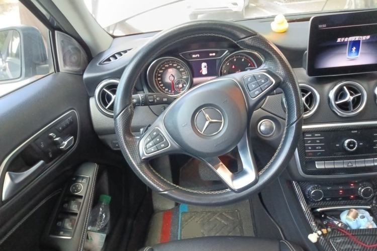 Used Mercedes-Benz GLA 2018 GLA 200 Sport Edition Steering Wheel