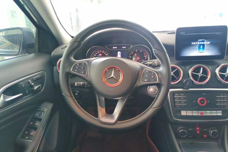 Used Mercedes-Benz GLA 2018 GLA 200 Fashion Model Steering Wheel