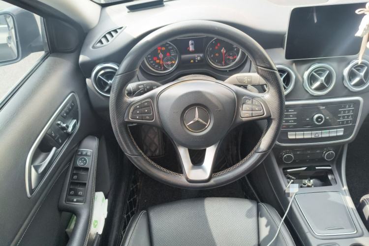 Used Mercedes-Benz GLA 2018 GLA 200 Sport Edition Steering Wheel