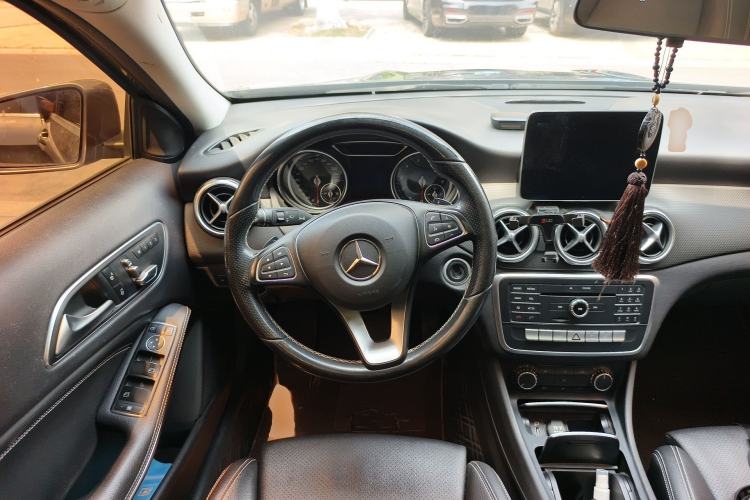 Used Mercedes-Benz GLA 2018 GLA 200 Sport Edition Steering Wheel