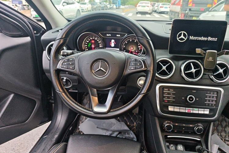 Used Mercedes-Benz GLA 2018 GLA 200 Fashion Model Steering Wheel
