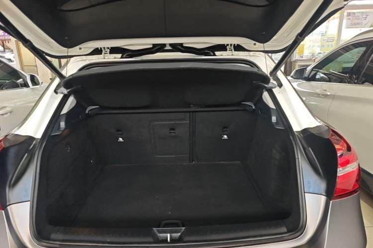 Used Mercedes-Benz GLA 2018 GLA 200 Fashion Model Trunk